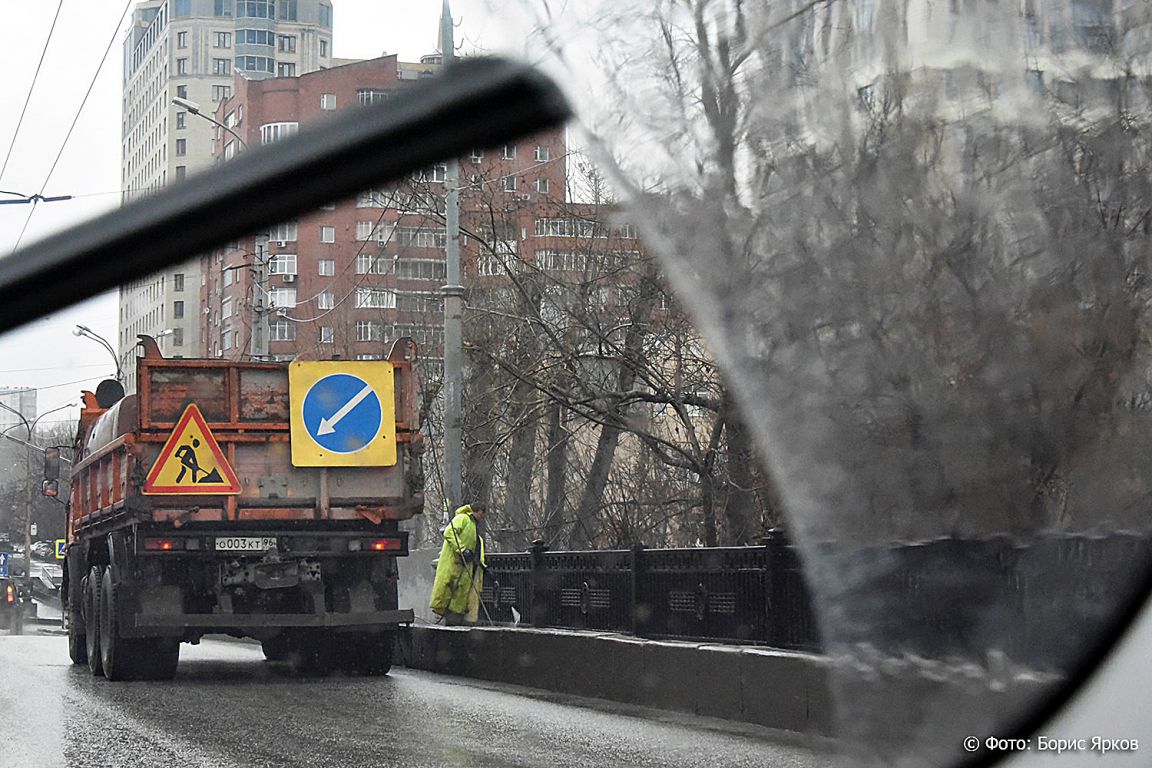 Слушайте радио: дорожники будут извещать водителей о ямах и авариях на  трассах на станциях в FM-диапазоне - «Уральский рабочий»